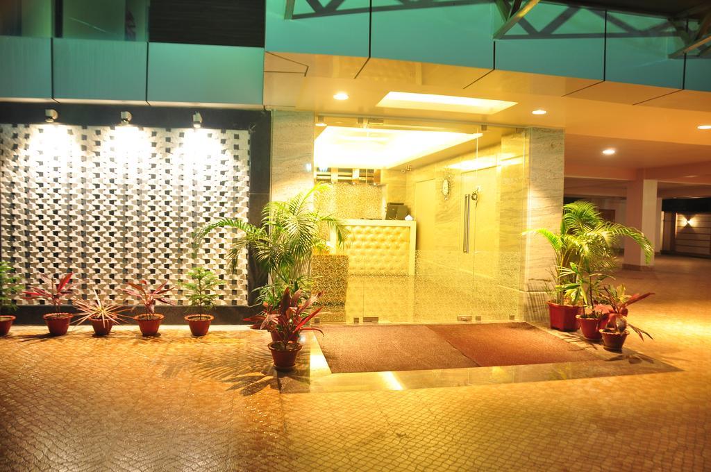 Hotel Awesome Palace Guwahati Zewnętrze zdjęcie