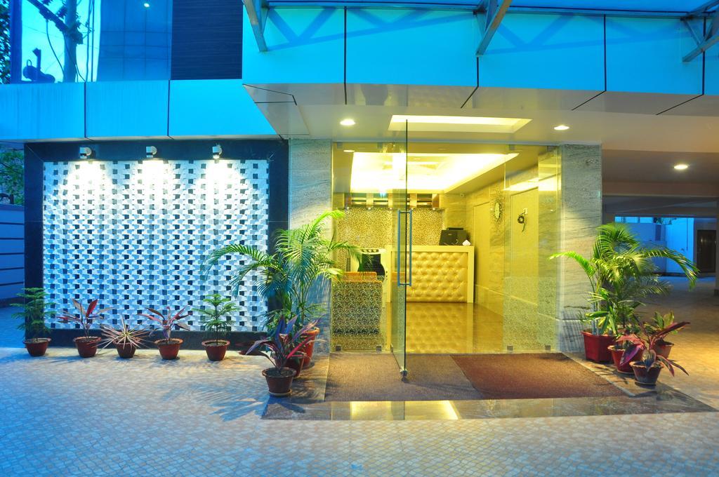 Hotel Awesome Palace Guwahati Zewnętrze zdjęcie