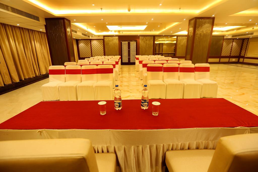 Hotel Awesome Palace Guwahati Zewnętrze zdjęcie