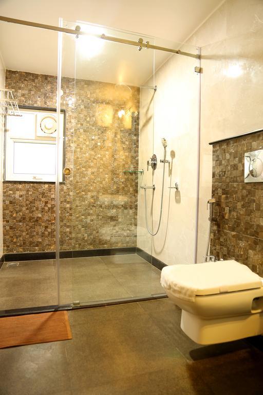Hotel Awesome Palace Guwahati Zewnętrze zdjęcie