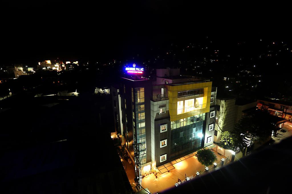Hotel Awesome Palace Guwahati Zewnętrze zdjęcie