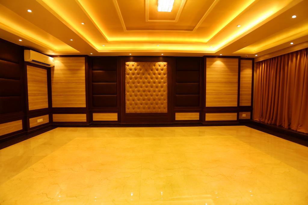 Hotel Awesome Palace Guwahati Zewnętrze zdjęcie