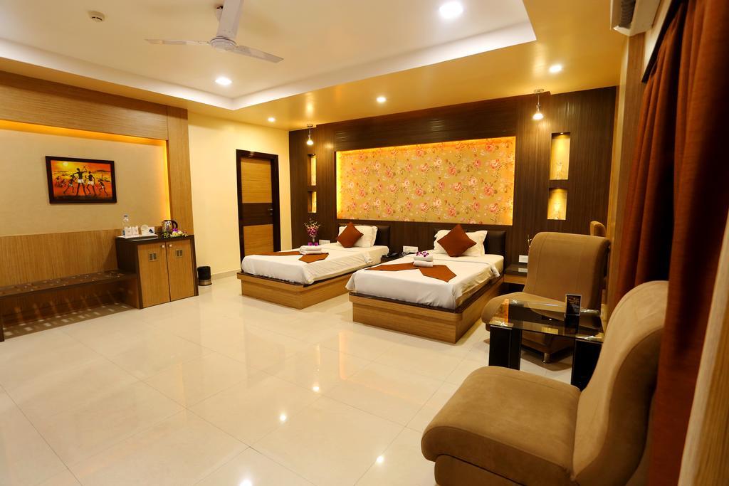 Hotel Awesome Palace Guwahati Zewnętrze zdjęcie