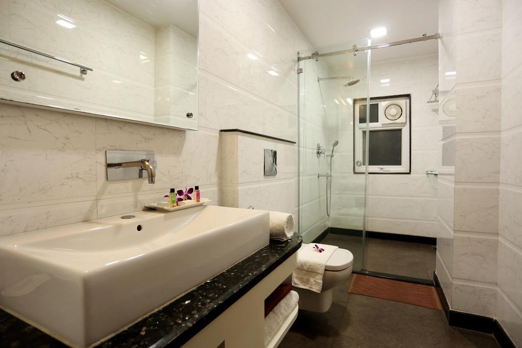 Hotel Awesome Palace Guwahati Zewnętrze zdjęcie