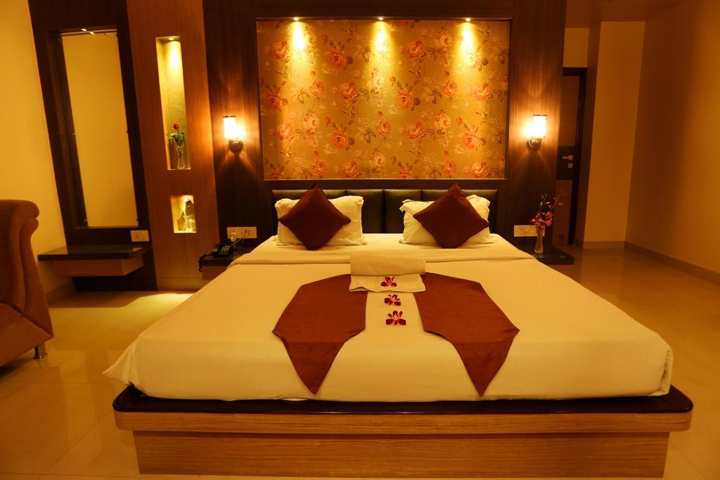 Hotel Awesome Palace Guwahati Zewnętrze zdjęcie
