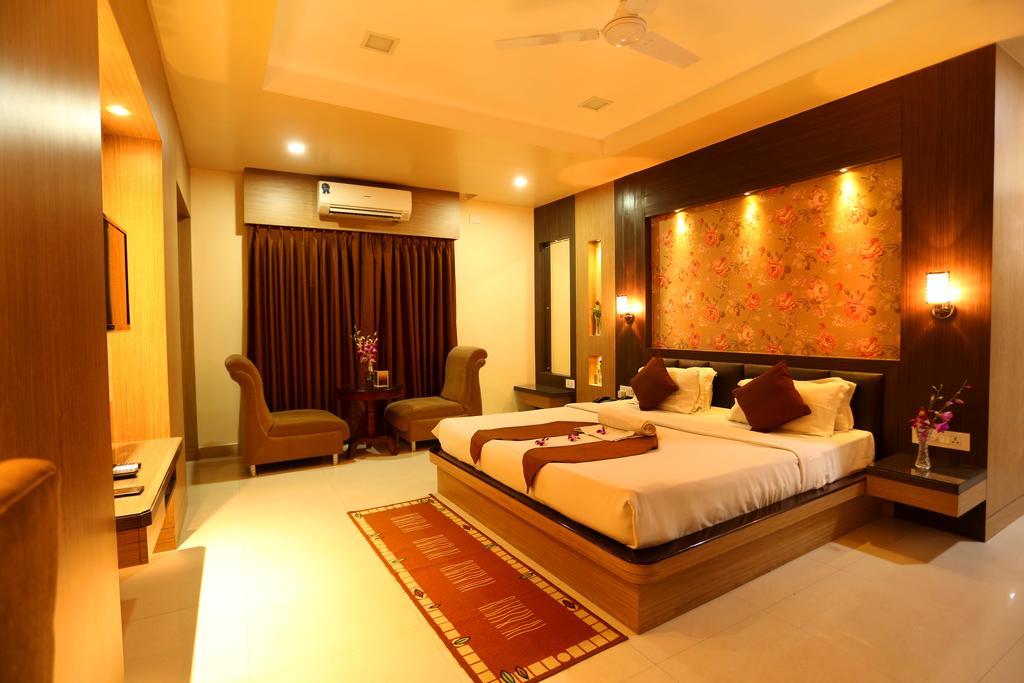 Hotel Awesome Palace Guwahati Zewnętrze zdjęcie