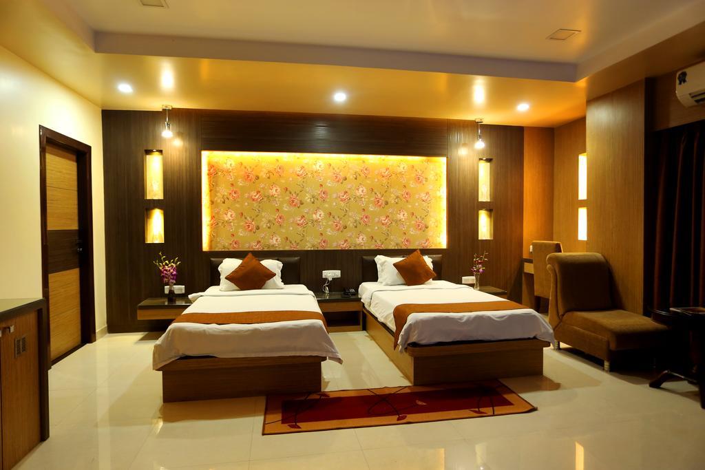 Hotel Awesome Palace Guwahati Zewnętrze zdjęcie