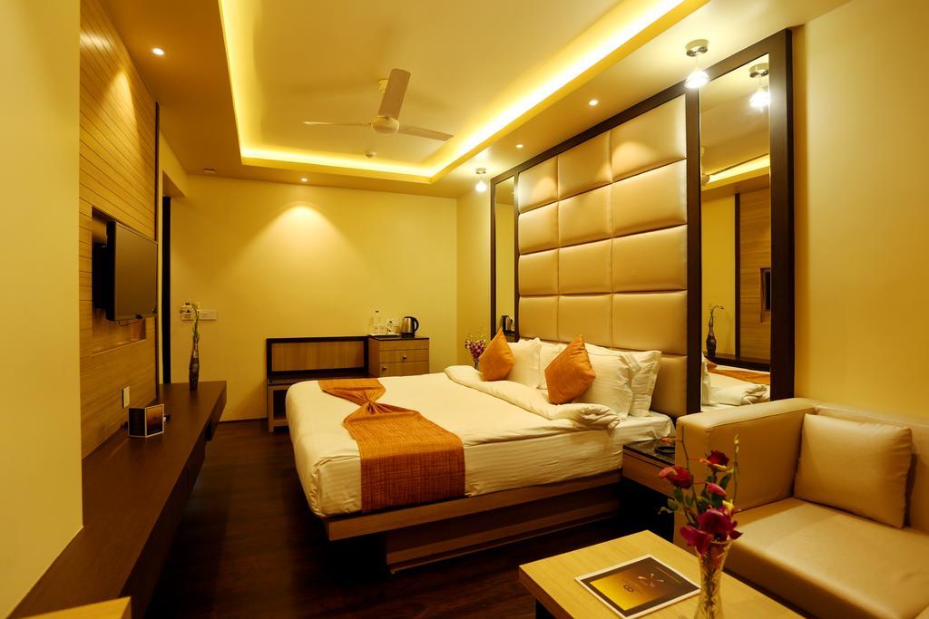 Hotel Awesome Palace Guwahati Zewnętrze zdjęcie