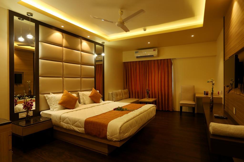Hotel Awesome Palace Guwahati Zewnętrze zdjęcie