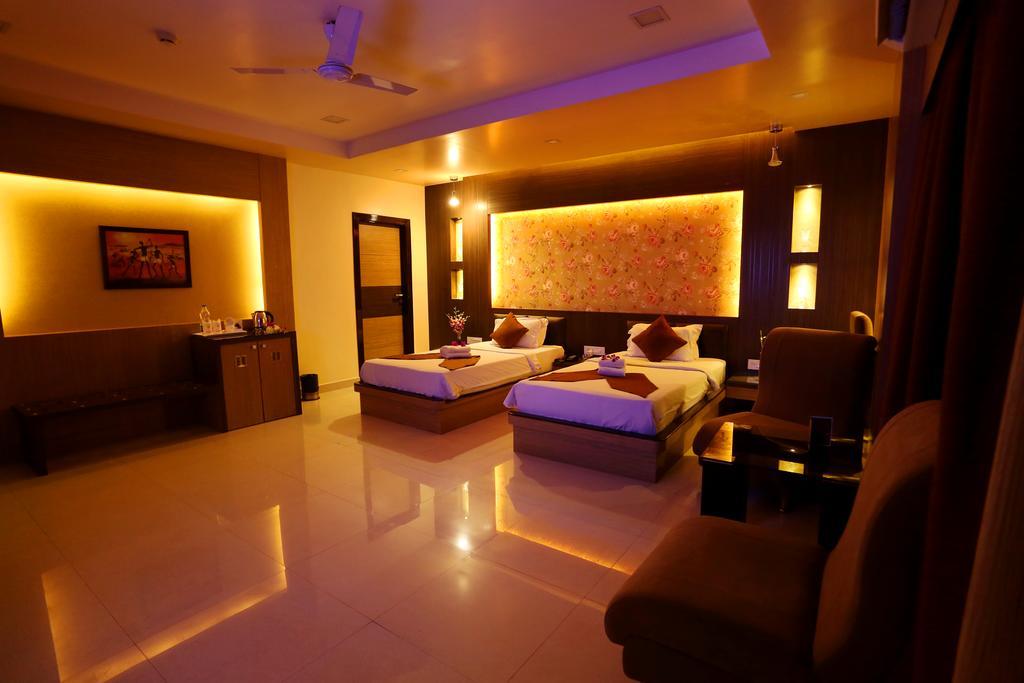 Hotel Awesome Palace Guwahati Zewnętrze zdjęcie